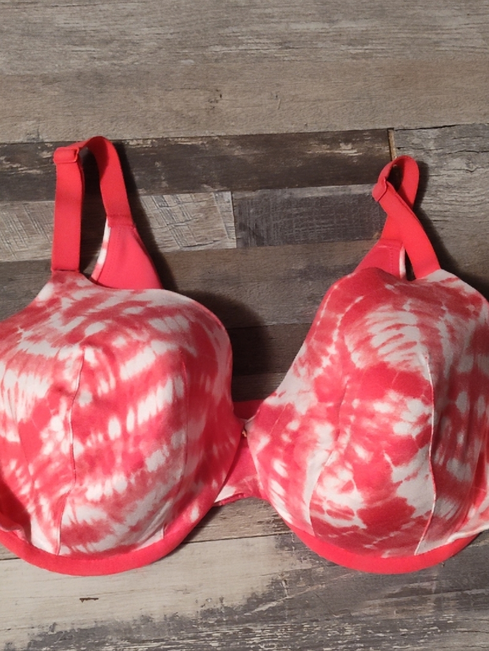 5/$25 SALE Cacique Size 44D Coral and White Tie-Dye T-Shirt Bra